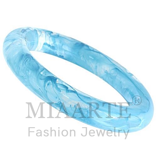 Bangle,Resin,N/A,Synthetic,Capri Blue,Synthetic Stone